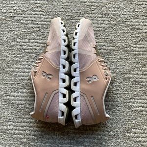 ON Cloud Women’s Sneakers  W9 Rose Color